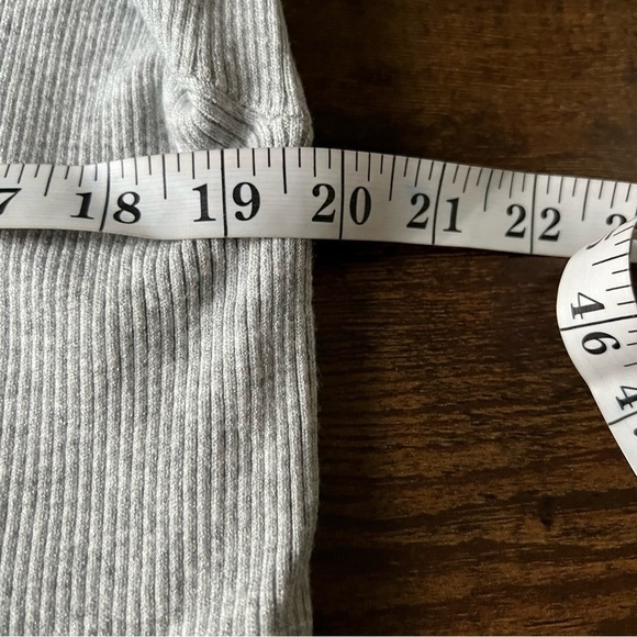 Club Monaco Women's Gray Ruffle Open Front Cardigan Size XS/S Feminine - Picture 4 of 10